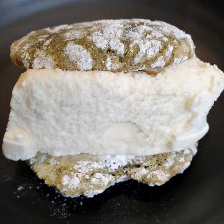 Peppermint Crinkle Cookies