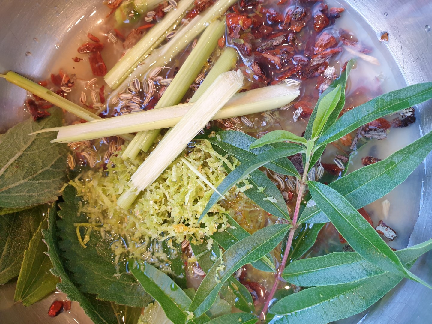 Tonic Water by HerbalTeaBlending.com